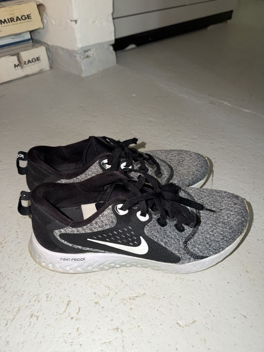 Nike Chaussures hommes: Nike schuhe grösse 42.5 – Défectueux à Rorschach par med_cg8c 1