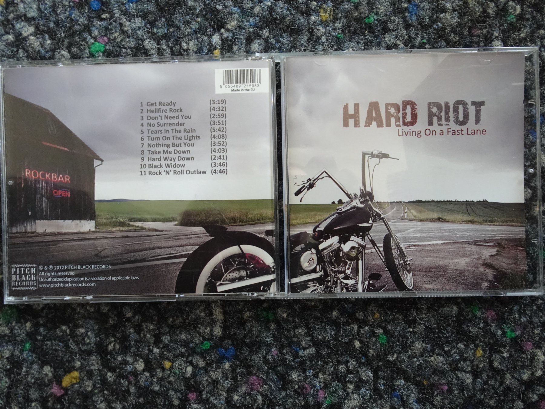 CDs: CD : Hard riot – Gebraucht aus Lotzwil von Kiddis
