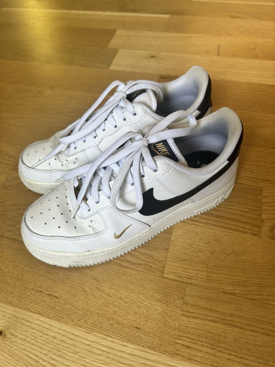 Nike Scarpe da donna: Nike Air Force 1 Weiss/Schwarz Gr. 39 – Usato da Zürich venduto da kay_gd22