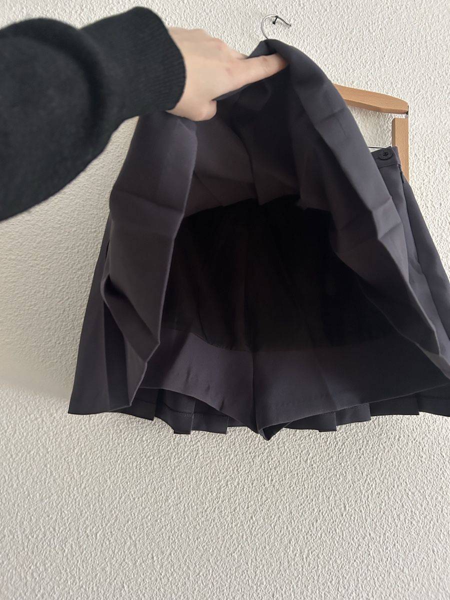Gonne: Mini-jupe short plissée noire Studio, taille 38 – Usato da Morges venduto da cat_6cm9 2