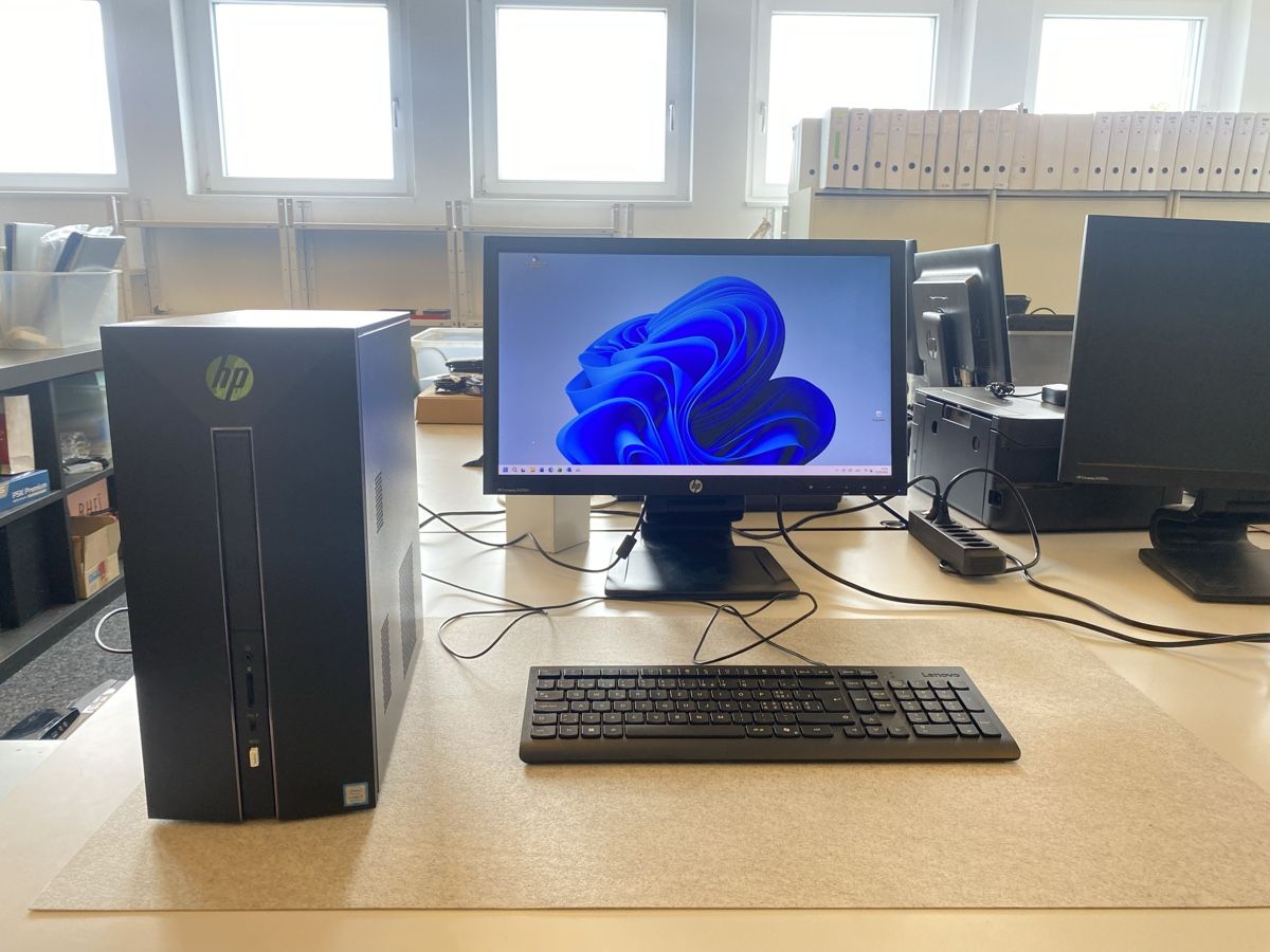 Hewlett Packard PCs: HP Pavilion Desktop PC mit 23" HP Display - Win 11 Home – Gebraucht aus Herrliberg von Julianopie