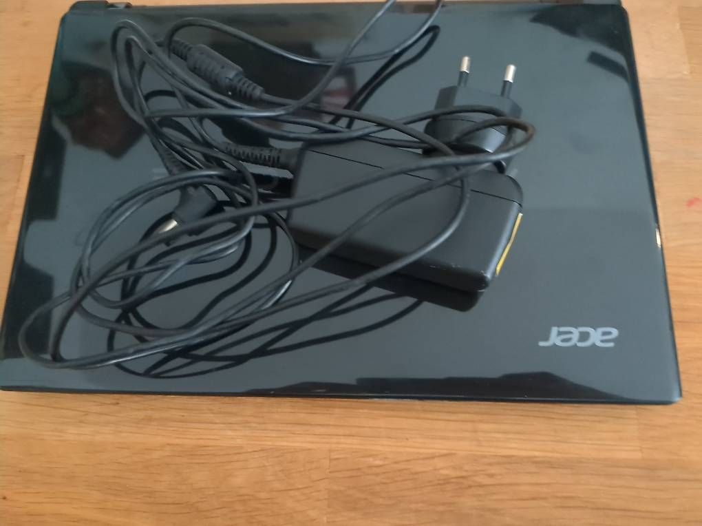 Aspire Notebook: Acer Aspire One Defective Screen, Battery, Keyboard, No SSD – Difettoso da Lausanne venduto da chgeorg 4