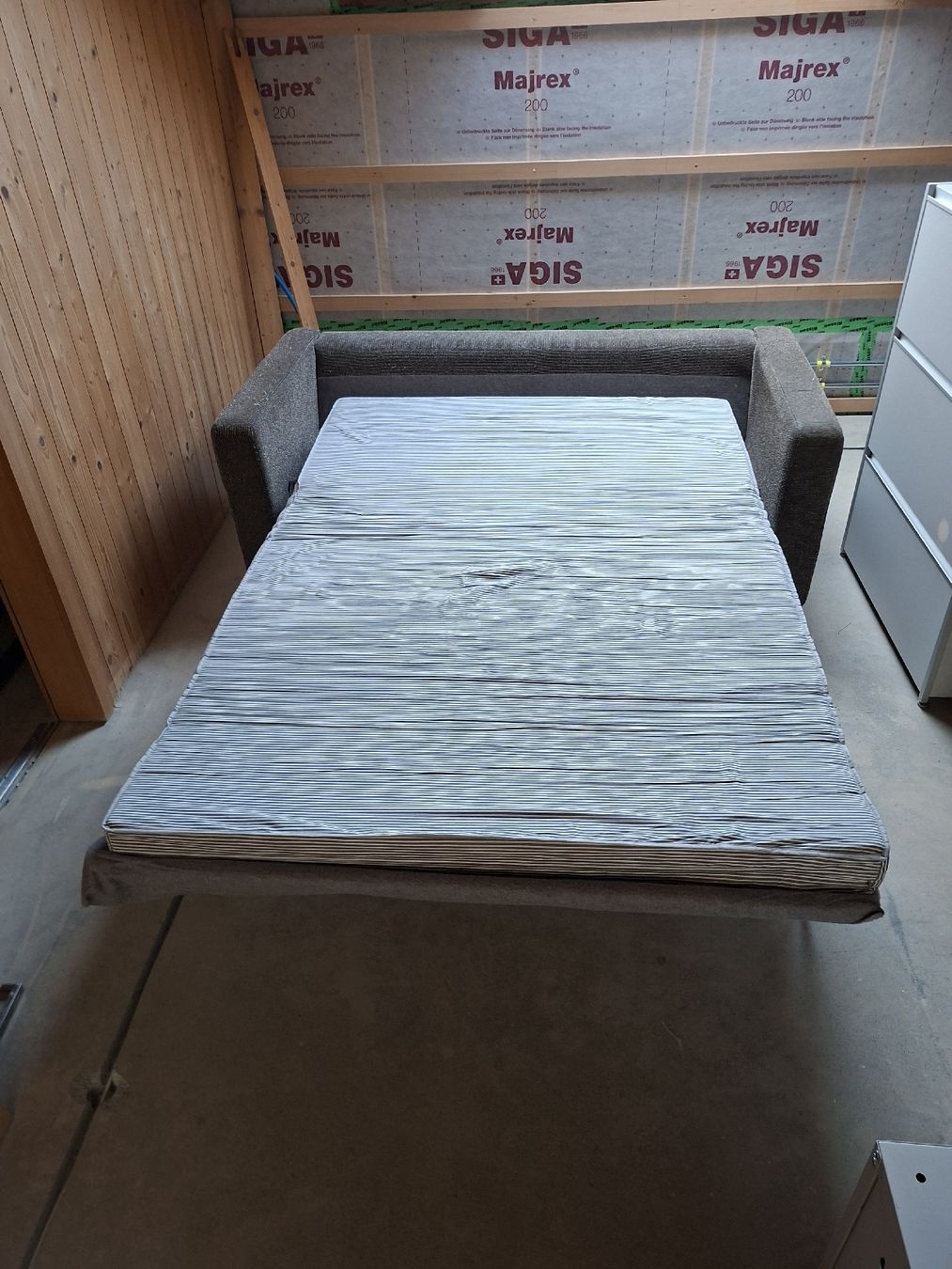 Ikea Divani: Schlafsofa Bettsofa dunkelgrau Zweisitzer – Usato da Willisau venduto da mwi-dev 1
