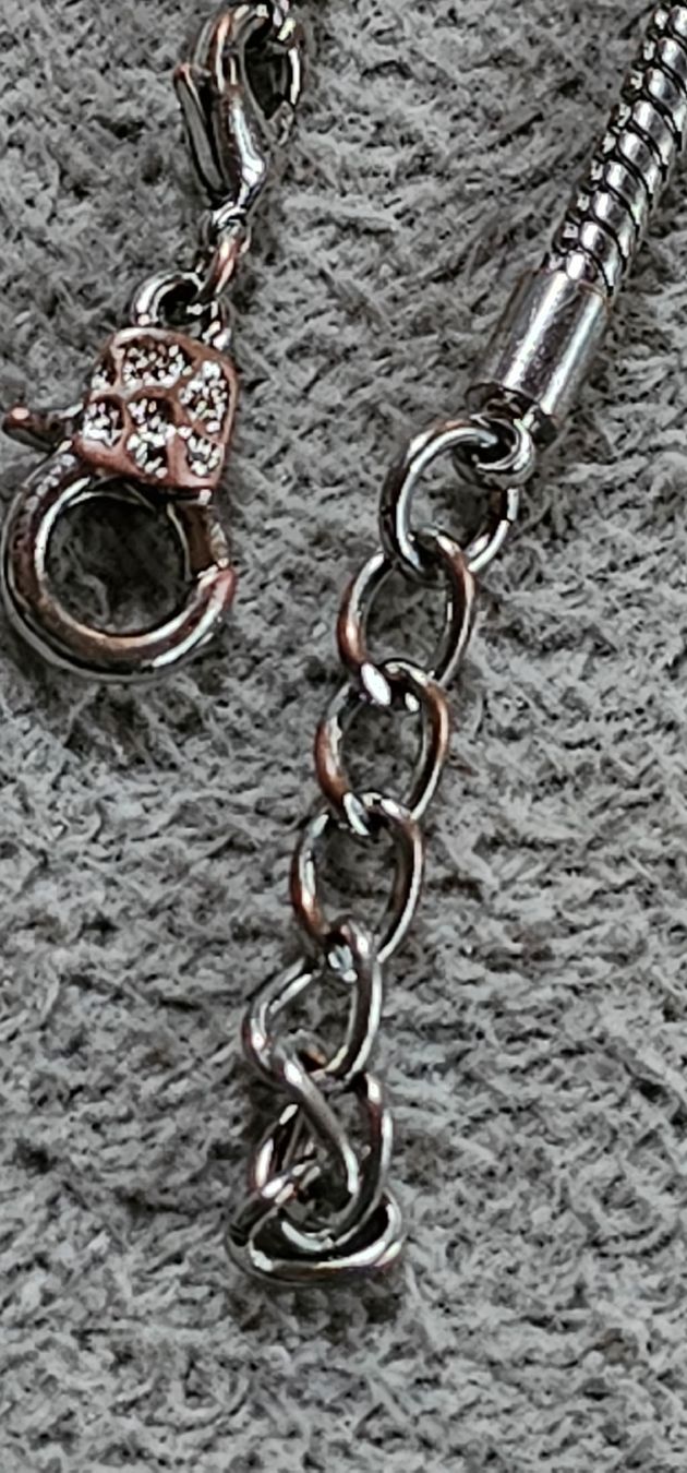 Armbänder & -reifen: Schönes Armband mit 7 Charms – Gebraucht aus Ferden von jemyce 7