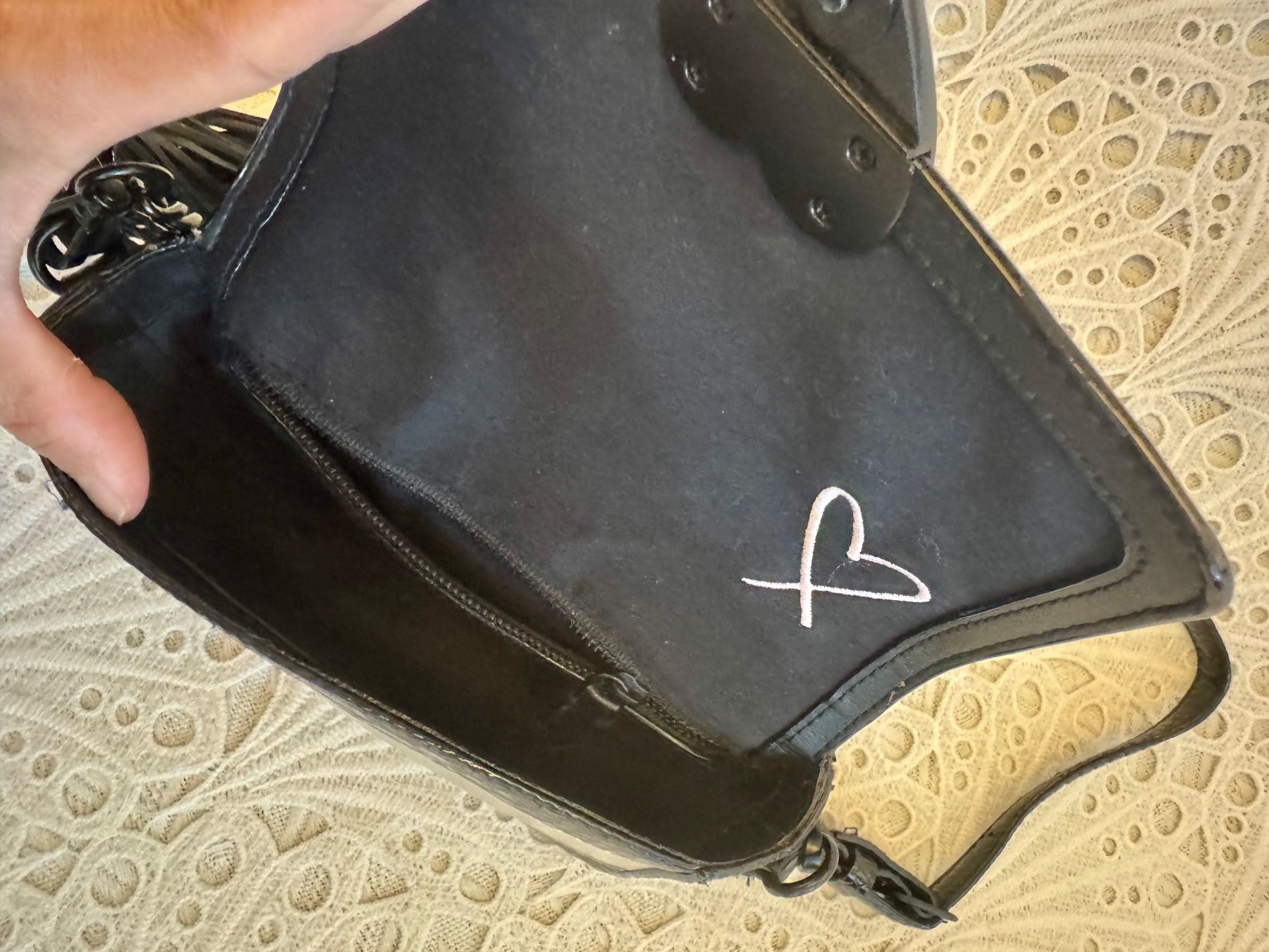 Victoria's Secret Borse da donna: Victoria's Secret Luxe Python Stripe Tasche Schwarz/Silber – Usato da Frenkendorf venduto da Style365 7