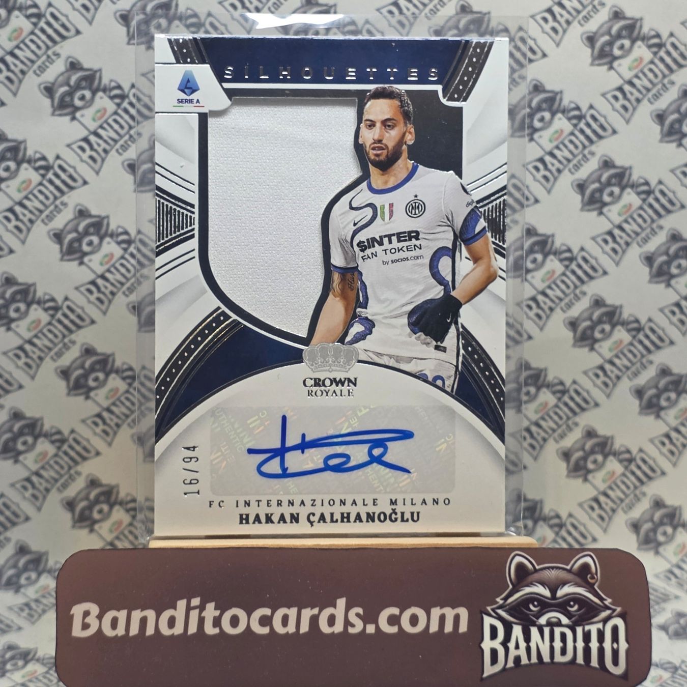 Topps Sammelbilder & Trading cards: 2021 Panini Crown Hakan Calhanoglu patch auto /94 Inter – Gebraucht aus Liebefeld von Banditocards