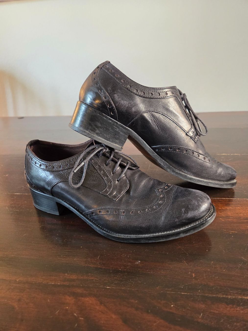 Scarpe da donna: Leder Brogue Heels Gr. 40 – Usato da Bern venduto da -Aniko-