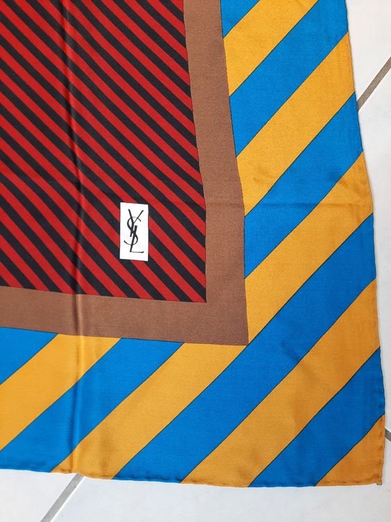 Foulard Carré Yves Saint Laurent En Soie 100% - Vert, Roulé Main, 40g, Vintage
