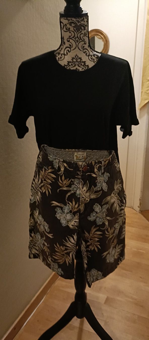 Maison Scotch Pantaloni: Scotch& Soda Shorts – Usato da Schaffhausen venduto da kab_9pzn