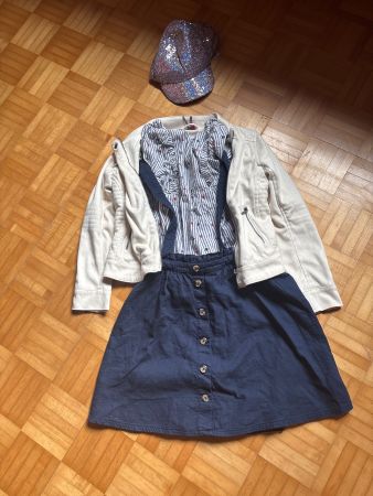 Ensemble fille jupe, haut, veste et casquette8 ans