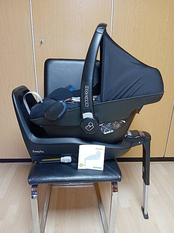 Maxi-Cosi Sièges auto: Maxi Cosi Pebble mit Isofix Station – D'occasion à Auw par luszur 4