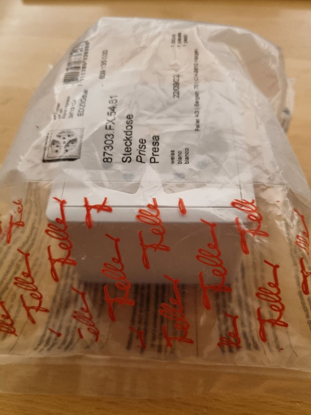 Feller Spine: Steckdose Aufputz 3 fach/ Feller – Nuovo e nell'imballaggio originale da Chur venduto da Sihar 1