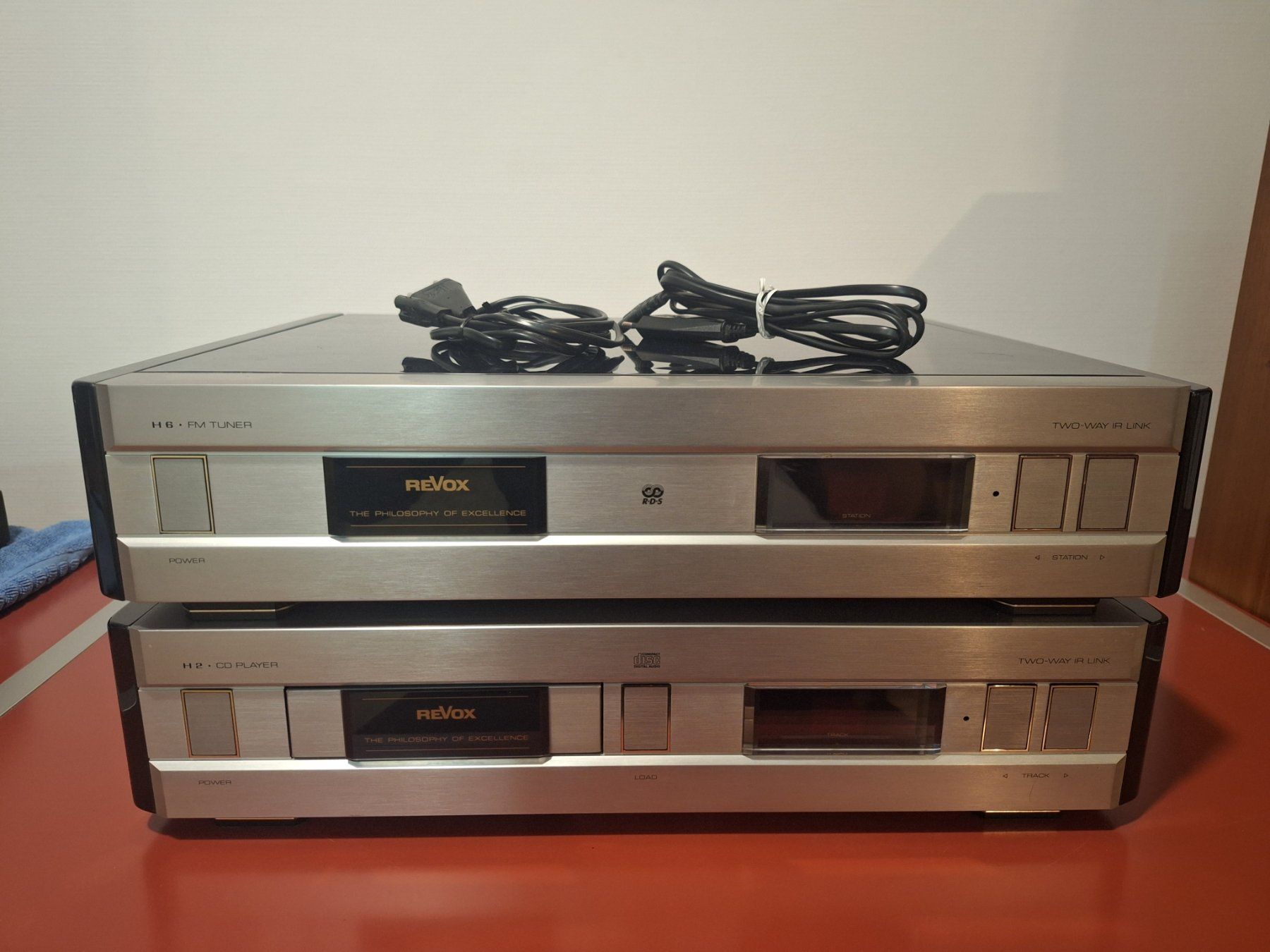 Ensemble Revox H6 Tuner et H2 CD Player d'occasion (Gebraucht) in ...