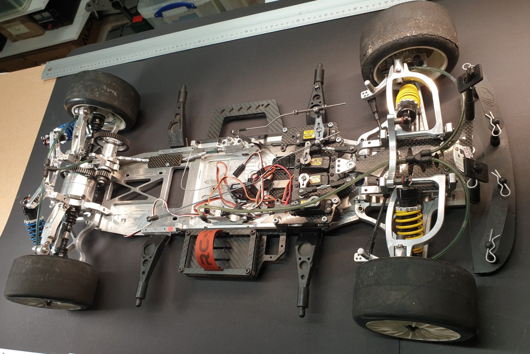 Modellismo RC: FG 2020 Chassis mit Servos Bremsanlage etc – Usato da Ohmstal venduto da p-51d 5