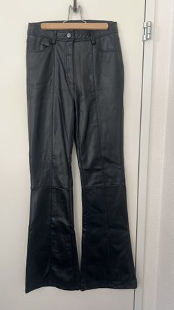 Flared Kunstlederhose Schwarz Gr. S
