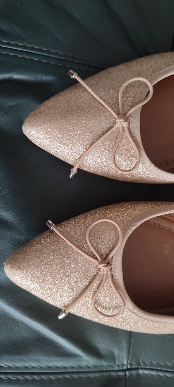 Scarpe da donna: Chaussures dorées – Usato da St-Cergue venduto da Neviana 2