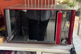 Micro-ondes Russell Hobbs rouge bordeaux - fonctionnel!