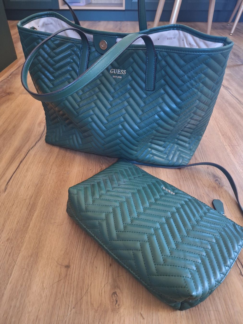 Guess Borse da donna: Guess Vikky Shopper – Usato da Grenchen venduto da Schoggijoghurt 1