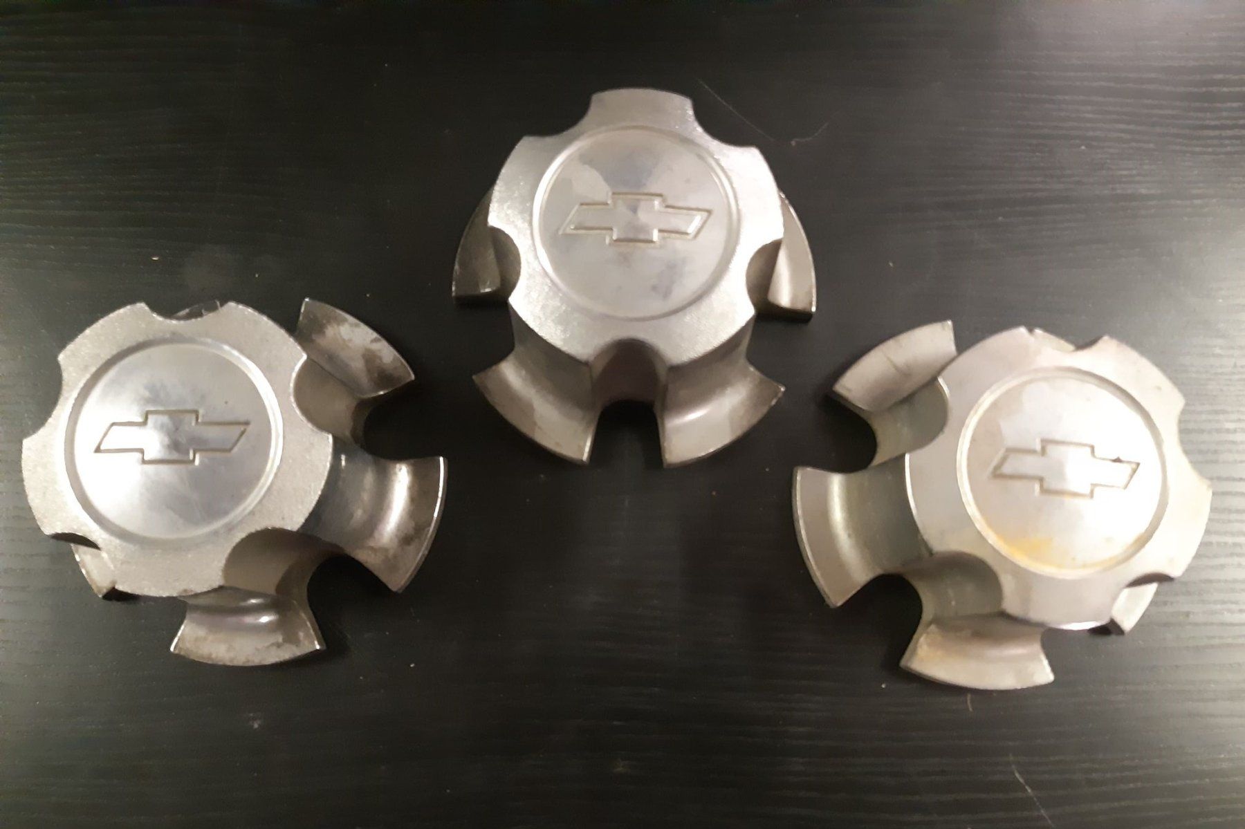 Chevrolet Tutti pezzi di ricambio auto: 3 Nabendeckel Chevrolet – Usato da Niedergösgen venduto da usc_9sk7