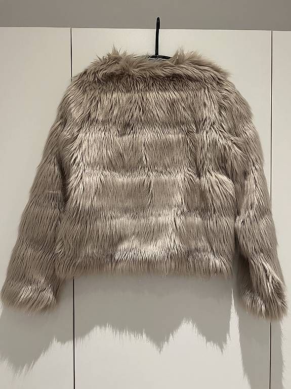H&M Giacche: Kunstfelljacke beige – Usato da Dübendorf venduto da fadrinli 1
