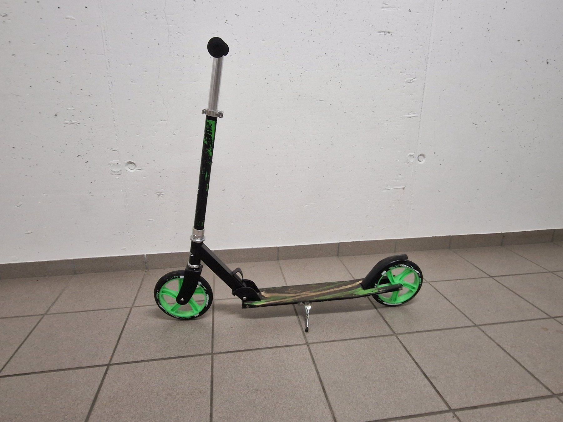 Kickboard: Kinder Trottinett Scooter – Usato da Winkel venduto da Moizi
