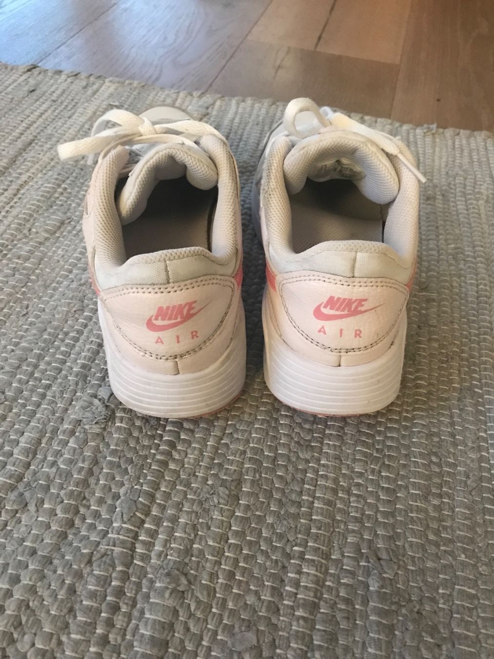 Nike Scarpe da donna: Nike Sneakers Gr. 38,5 – Usato da Affoltern am Albis venduto da variablend 1