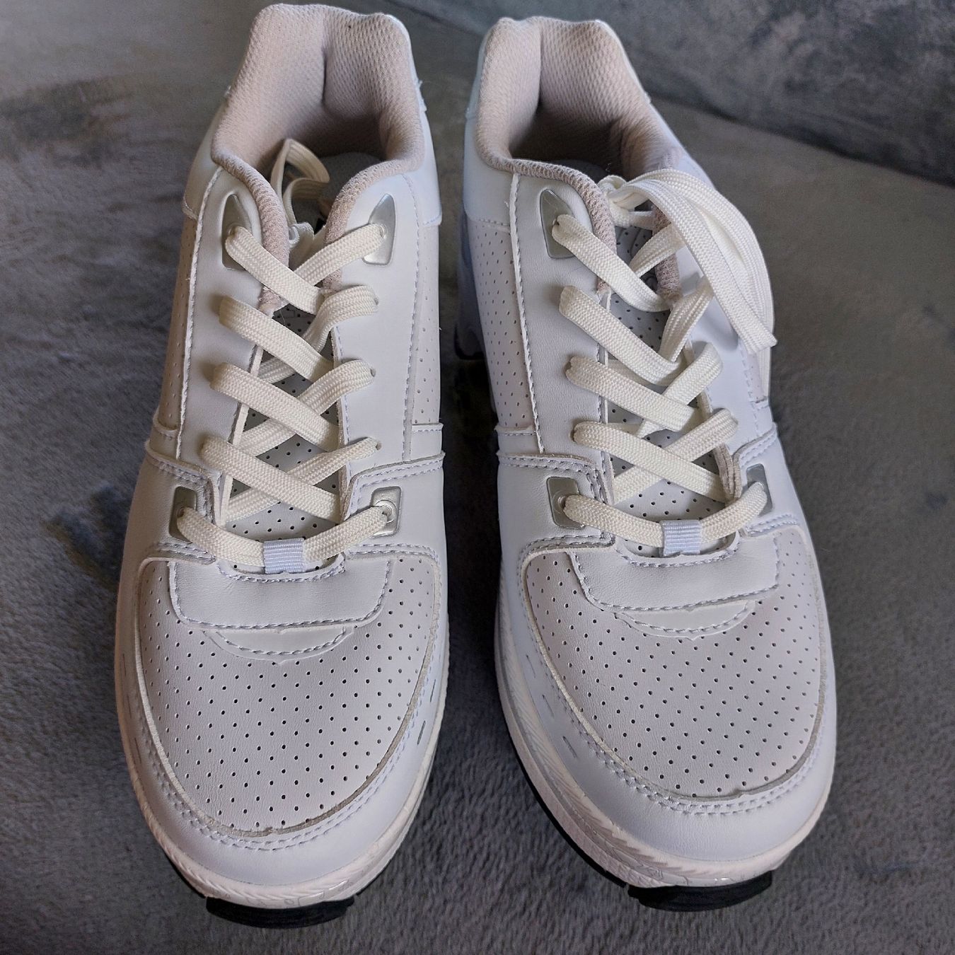 Inline-Skating & Rollschuhe: Freizeitschuh mit Rollen – Neu (gemäss Beschreibung) aus Unterägeri von SaLeuen