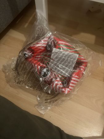 Neu verpackter Fussball mit Pringles Design