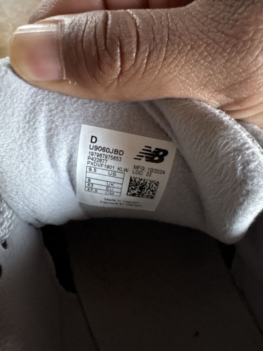 New Balance Scarpe da uomo: New Balance 9060 in EU 43 – Usato da Burgistein venduto da marliber2004 5