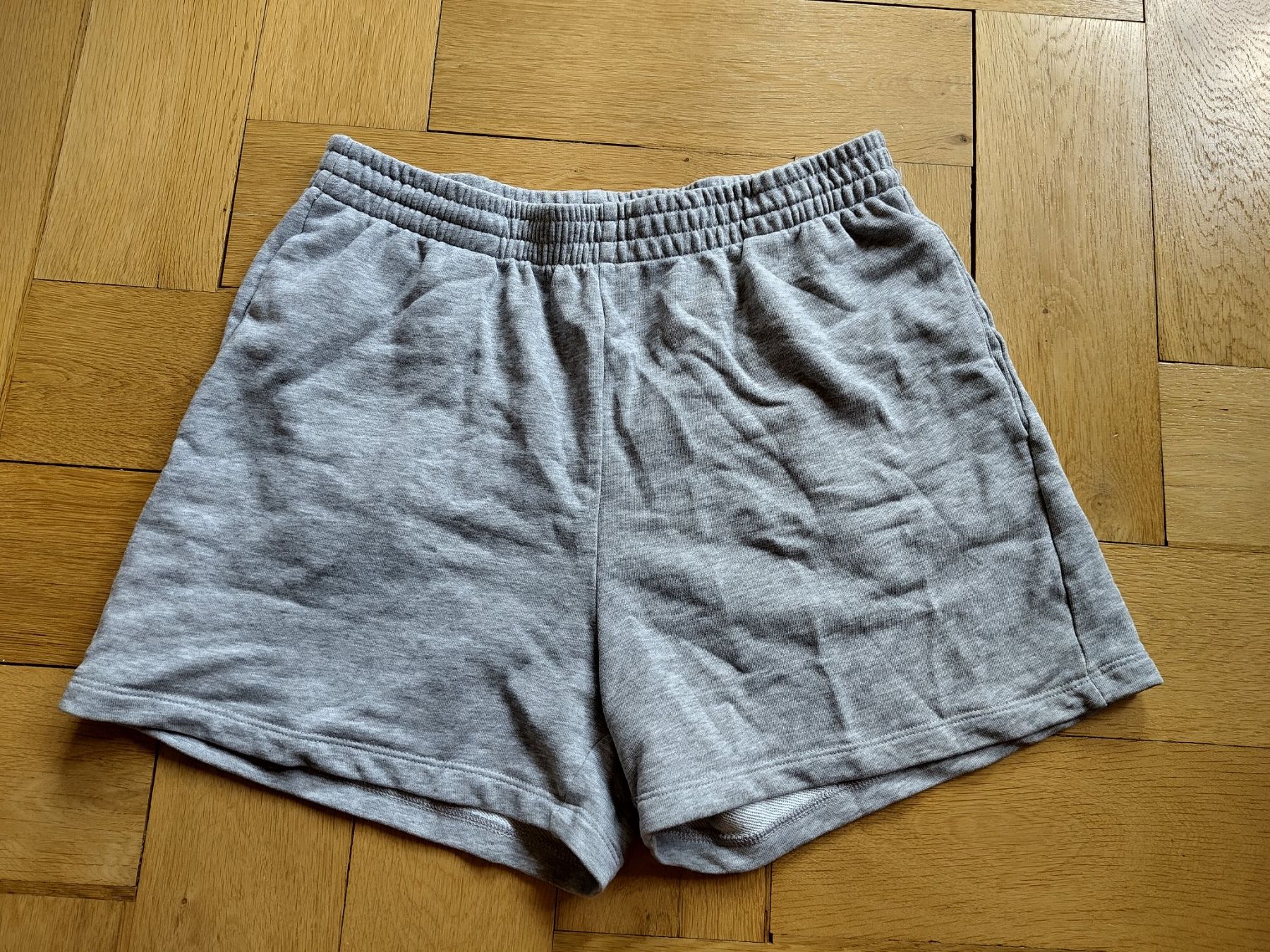 H&M Pantaloni: Jogginghose kurz – Usato da Bern venduto da Linii