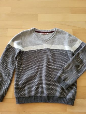 Pull   8 ans - 128cms
