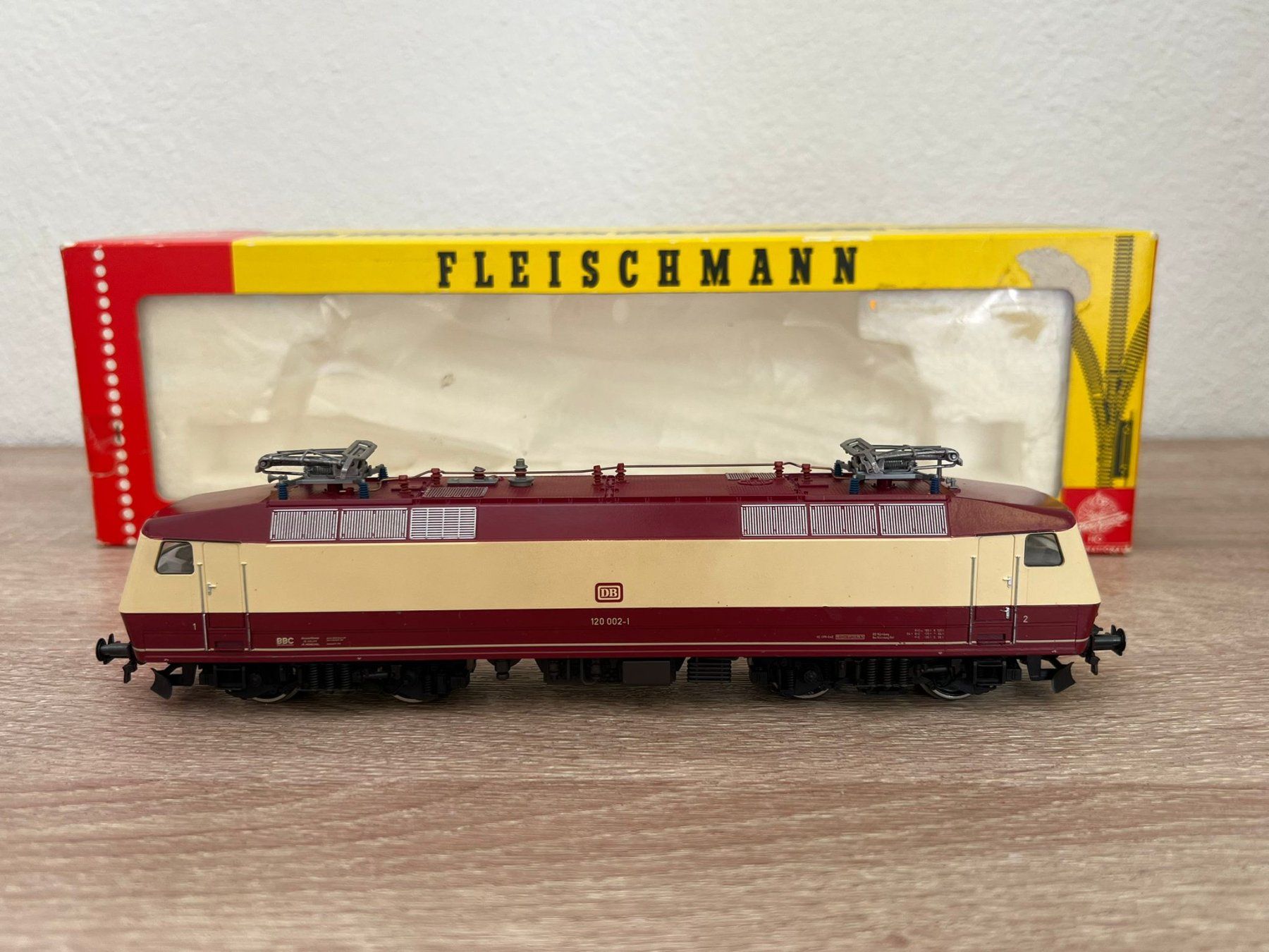 Fleischmann Modellini di ferrovie: Fleischmann 4350 E-Lok BR 120 DB H0 – Usato da St-Aubin-Sauges venduto da Lo_Go 1