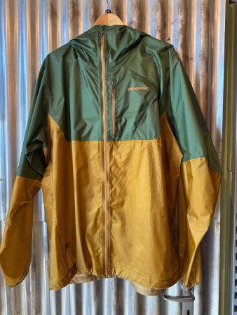 Patagonia Herren Regenjacke Gr. XL NEU