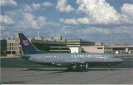 United Airlines B737-522 N957UA