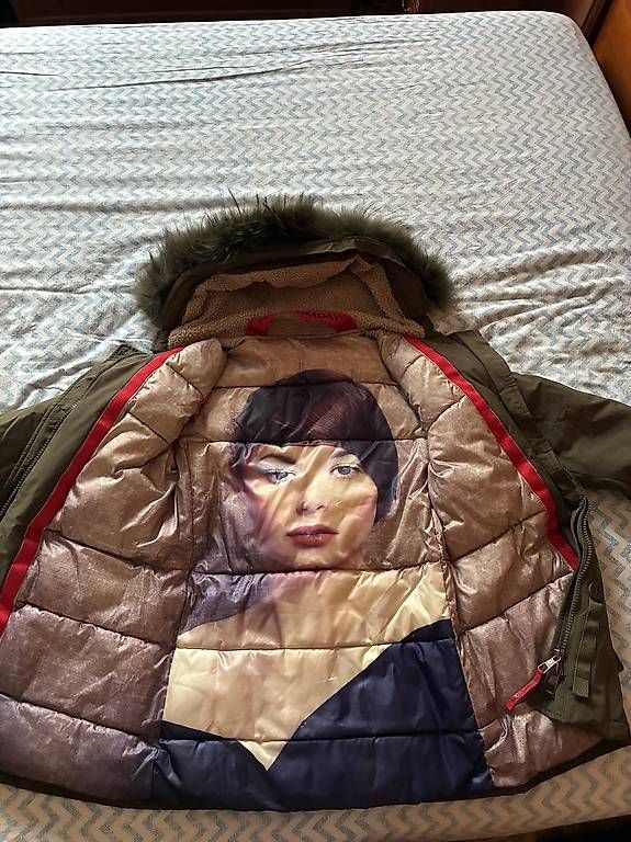 Vestes: Bellissima giacca Freedomday – D'occasion à Giubiasco par cer_9rx9 2