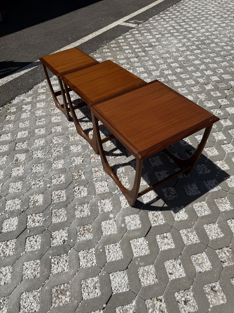 Tische: Table gigogne en Teck  – Gebraucht aus Arnex-sur-Orbe von Tutu1037 2