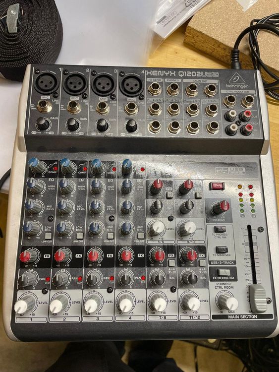 Behringer Xenyx Q1202USB Premium 12Kanal 2Bus Mixer Kaufen auf Ricardo