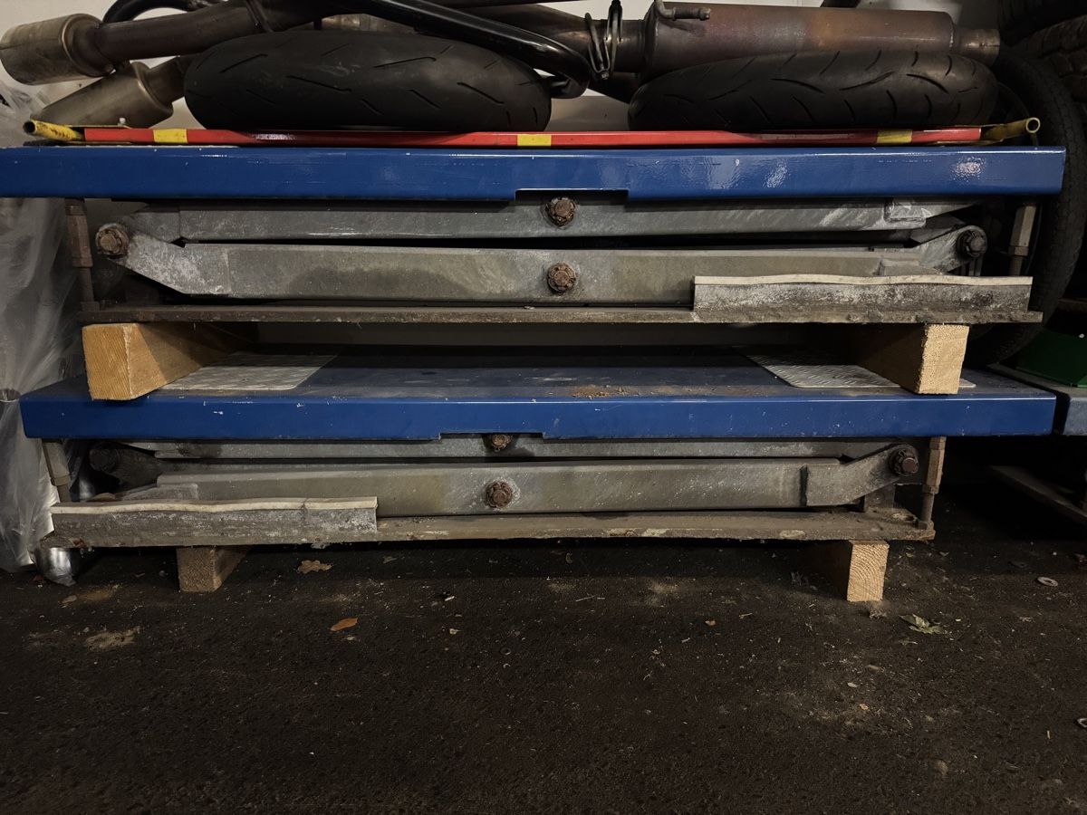 Hebebühne & Wagenheber: Auto lift scheren Hebebühne  – Gebraucht aus Hochdorf von ali_qy86