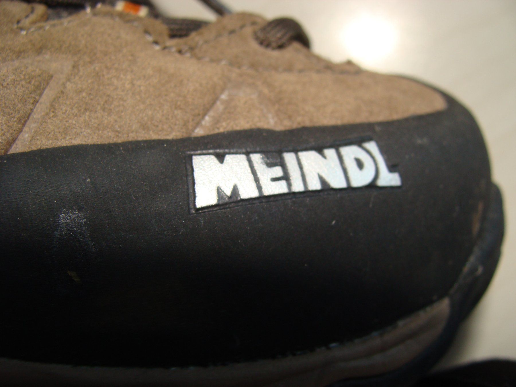 Meindl Scarpe da uomo: Neue halbhohe Wander- oder Trekkingschuhe Meindl Gr. 42,5 – Usato da Haslen AI venduto da traktor05 1