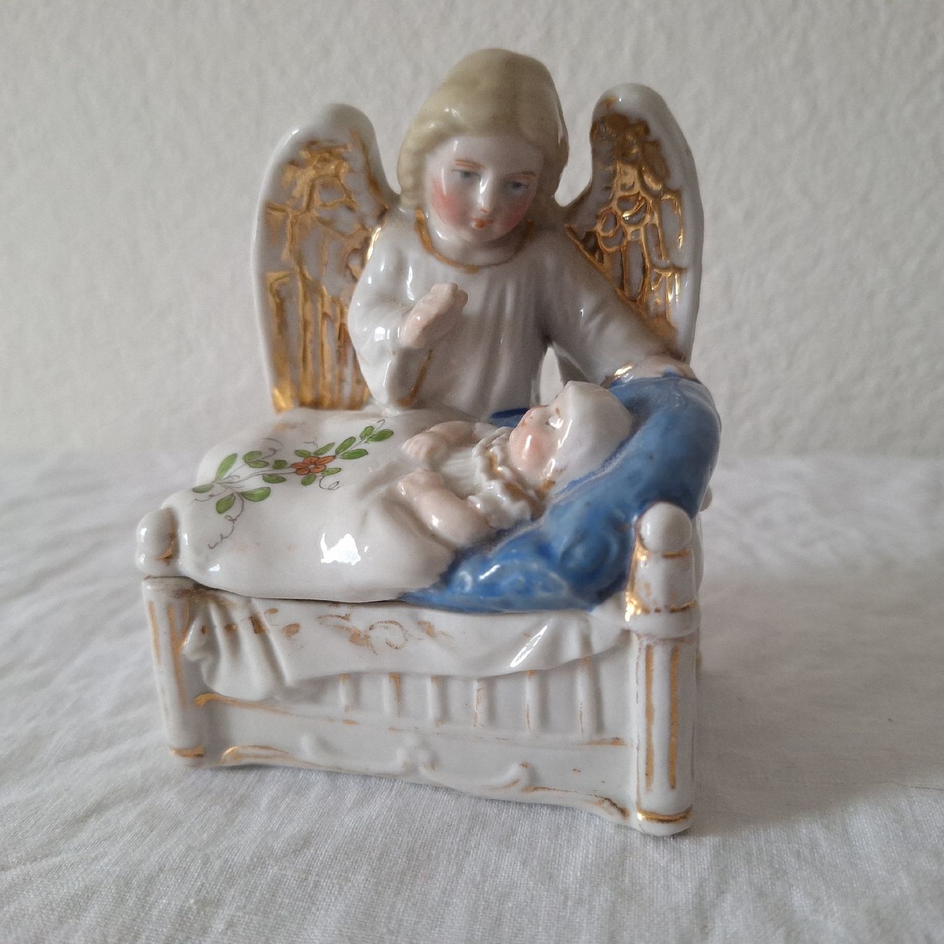 Tutte le decorazioni: Versand möglich!Allerliebste, nostalgische Engel Krippe Dose – Usato da Winterthur venduto da Goldpipau