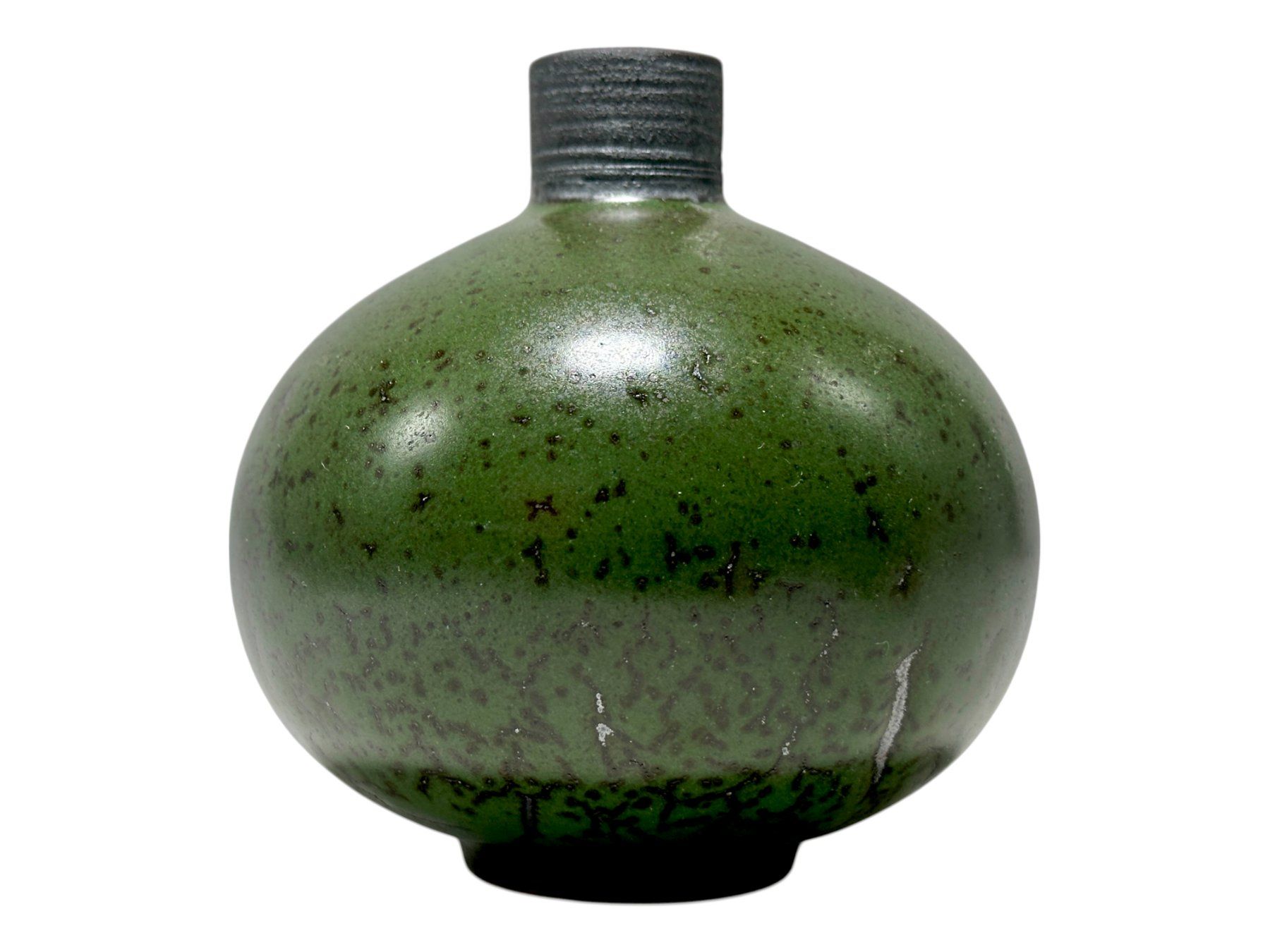 Vasen & Gefässe: Anouk Bally à Thierrens - Vase céramique émaillée vert olive – Gebraucht aus Morges von Auct 3