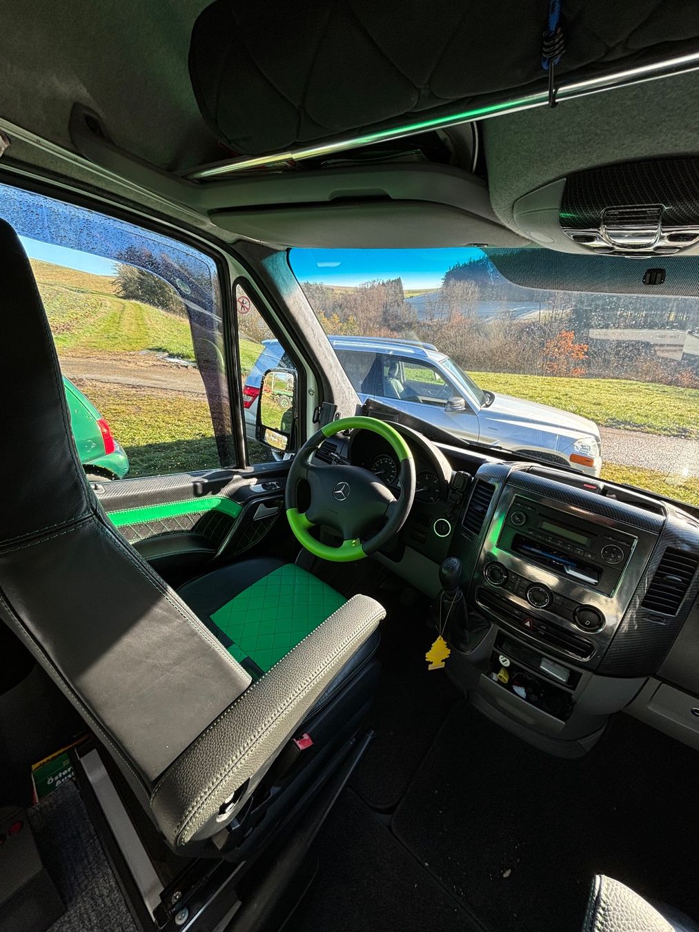 Mercedes-Benz Camping Fahrzeuge: Wohnmobil Mercedes Sprinter – Gebraucht aus Unteriberg von wg52 3