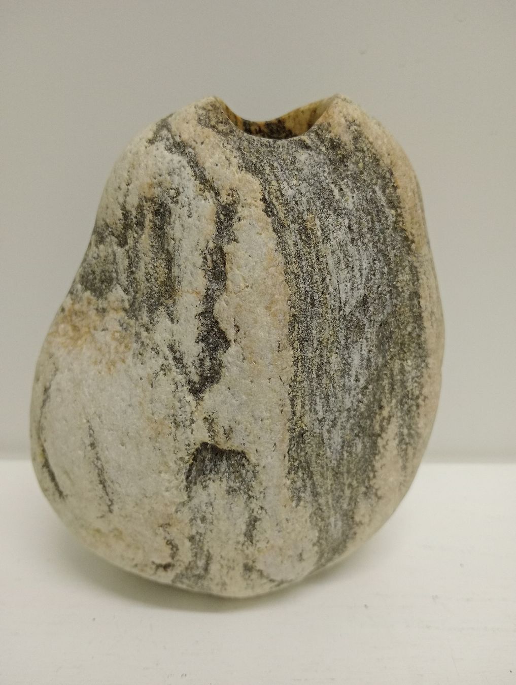 Vasi & Recipienti: Wunderschöne Deko-Blumenvase aus echtem Naturstein – Usato da Allschwil venduto da Evgeniia78 1