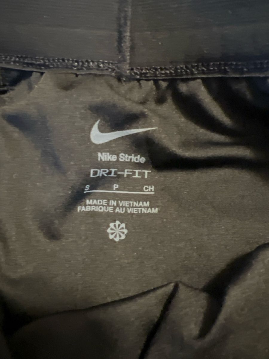 Nike Hosen: nike running small men unbenutzt zu klein – Neu (gemäss Beschreibung) aus Thalwil von florinski1990 1