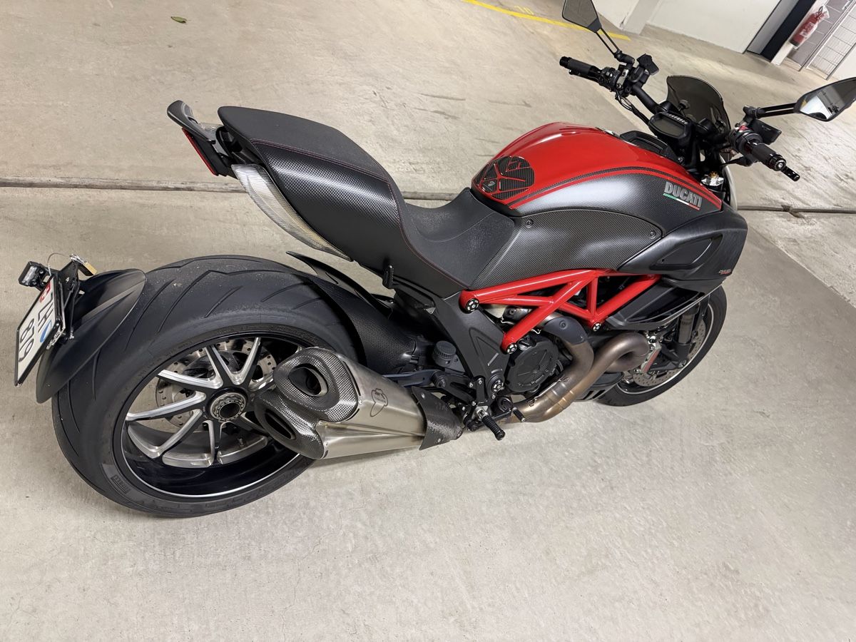 Ducati Strasse: Ducati Diavel Carbon – Gebraucht aus Kloten von Wkaeser 5