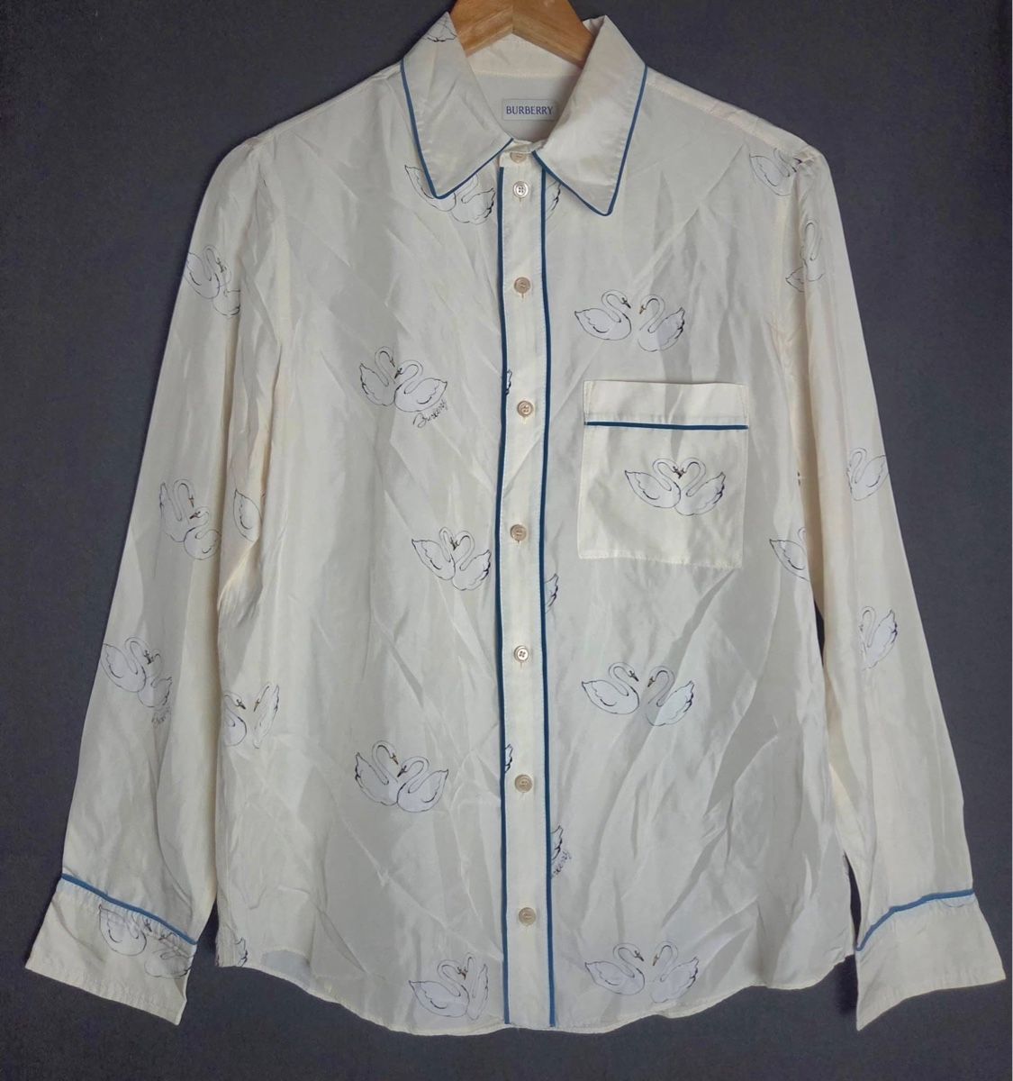 Burberry Camicette: Burberry Silk Shirt  – Usato da St.Josefen venduto da lop_lh8d 1