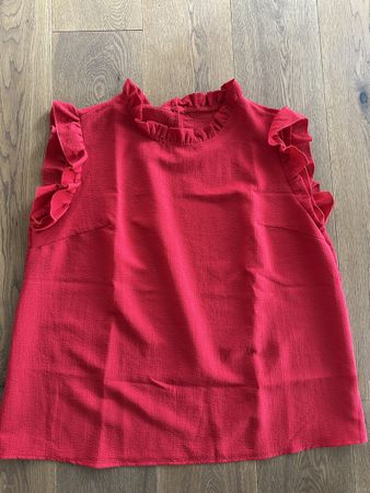 Rotes Sommer Top mit Rüschen, Grösse 3XL, neuwertig!