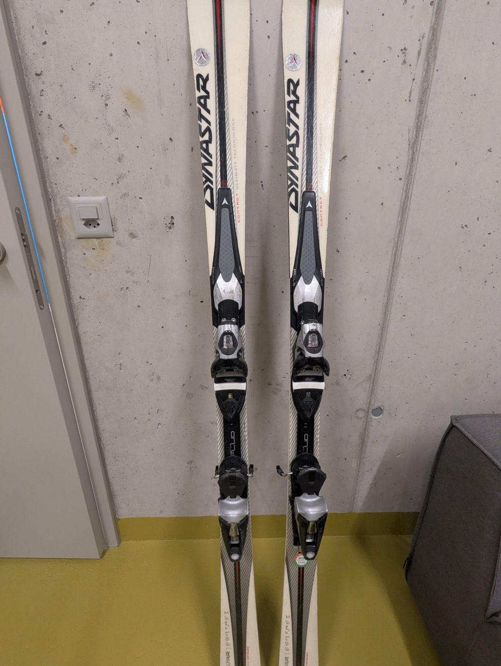 Dynastar Skis: Ski Dynastar Contact gebraucht mit Bindung - 160cm – Gebraucht aus Maseltrangen von Simbi73