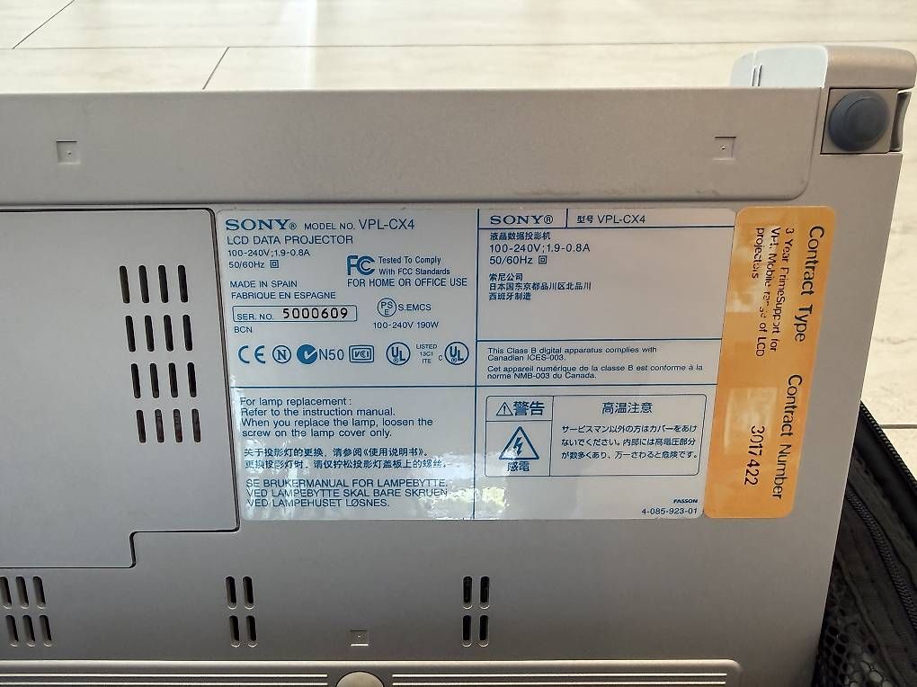 Vidéoprojecteurs: Sony LCD Data Projektor – D'occasion à Neunkirch par cristianli 2