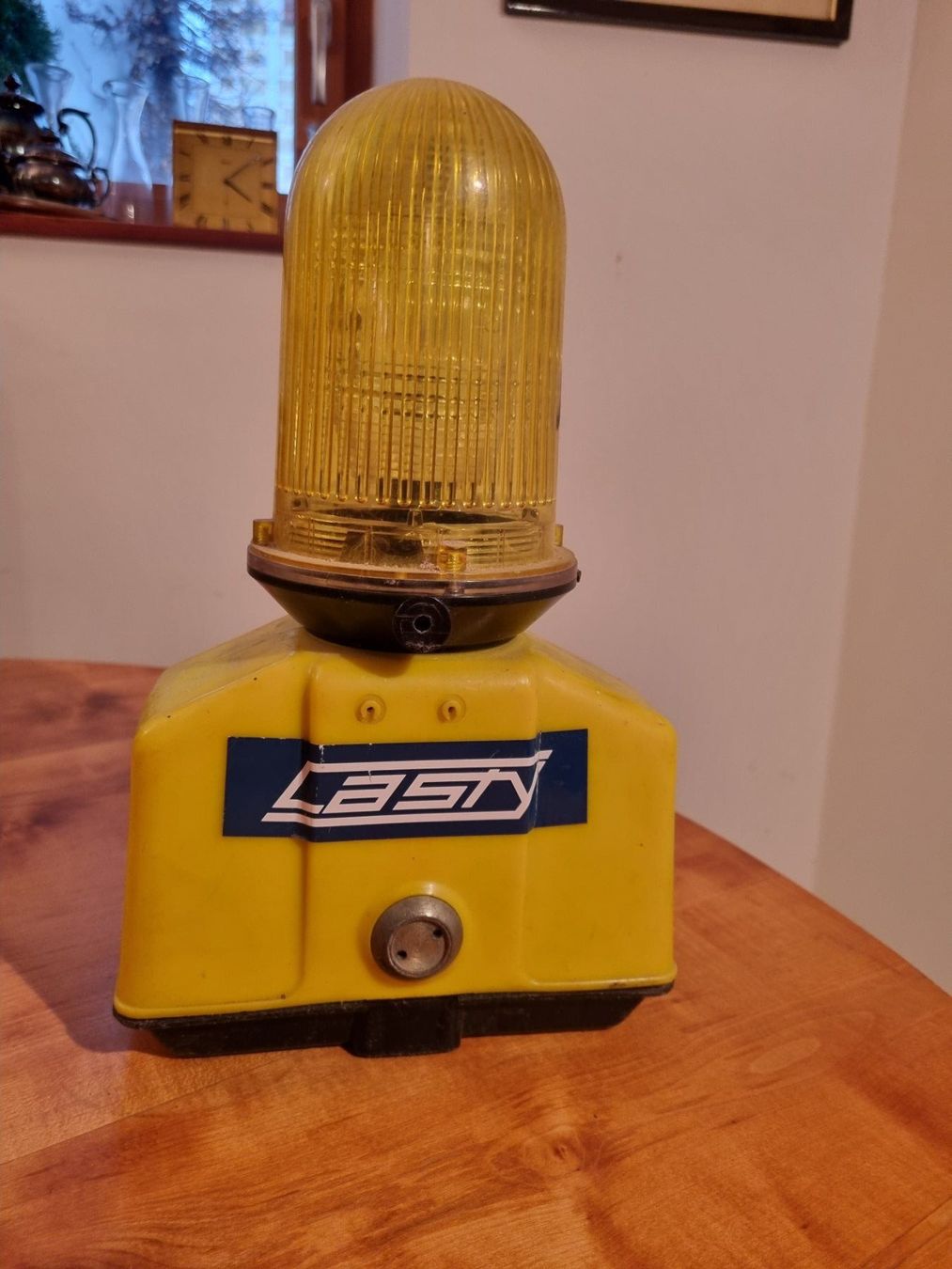 Lampade: Handwerker-Warn-Baustellenlampe – Usato da Fürstenaubruck venduto da PizBeverin2018